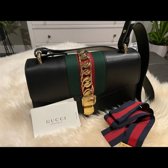 Gucci Sylvie Bag - Picture 3 of 13
